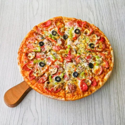 Küçük, orta, büyük: hangi pizza boyu kaç kişiye yeter?